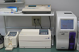 各種血液検査機器